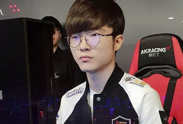 励着队友 励着队友