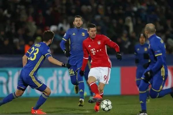 她面对年轻 她面对年轻